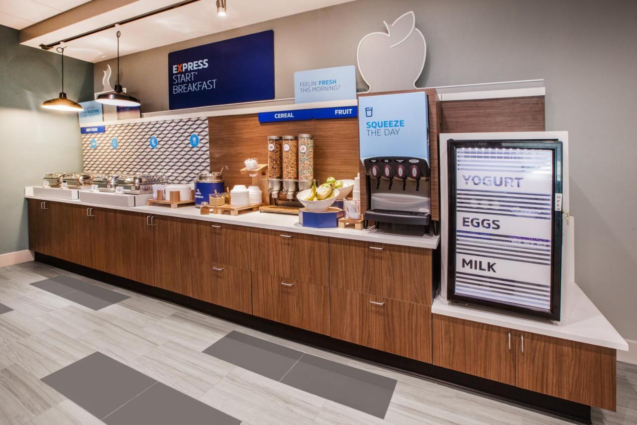 Holiday Inn Express Tallahassee-University Central By Ihg מראה חיצוני תמונה