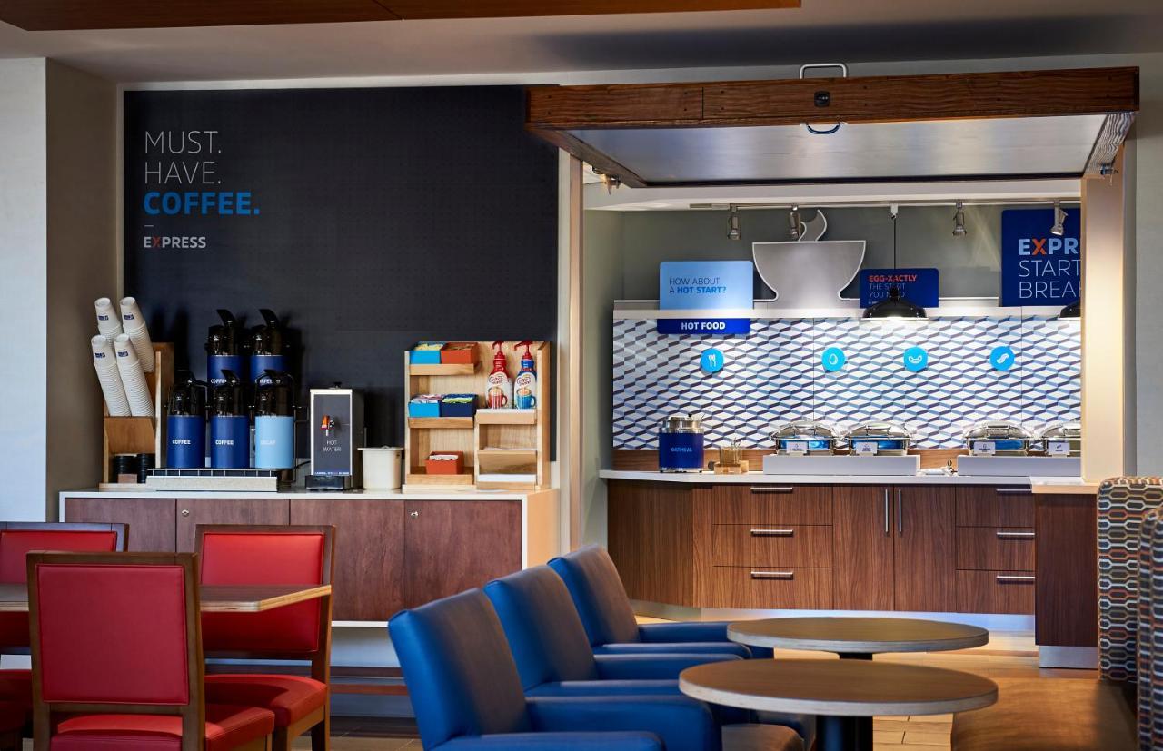 Holiday Inn Express Tallahassee-University Central By Ihg מראה חיצוני תמונה